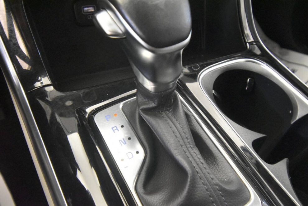 2024 Kia Carnival EX 4dr Mini Van, Silver, Mileage: 85,951 - photo 19