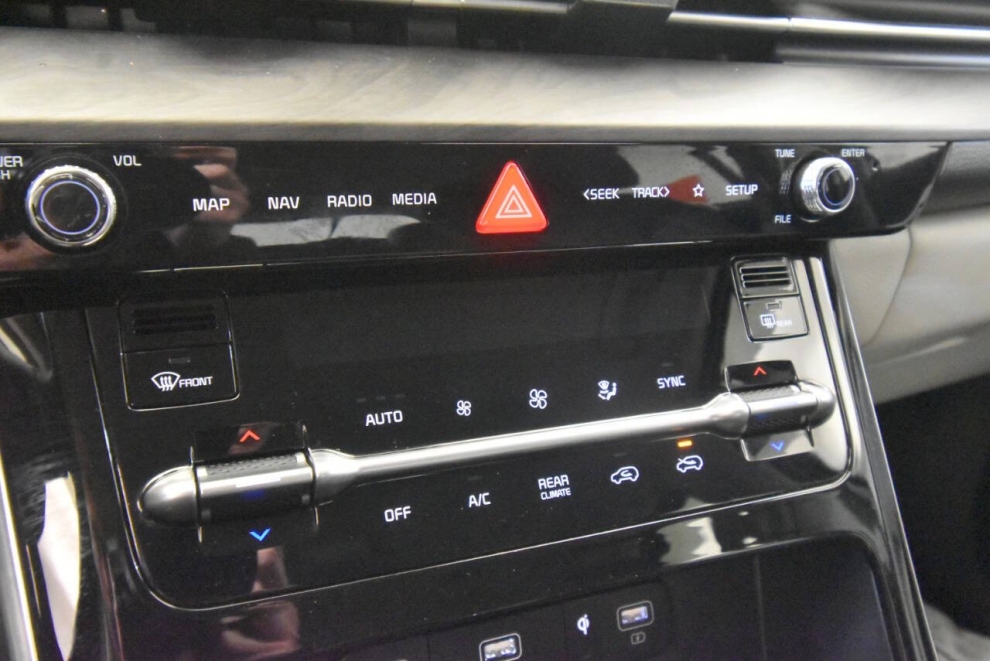 2024 Kia Carnival EX 4dr Mini Van, Silver, Mileage: 85,951 - photo 20