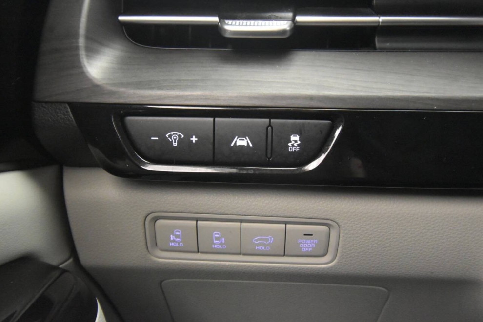 2024 Kia Carnival EX 4dr Mini Van, Silver, Mileage: 85,951 - photo 29