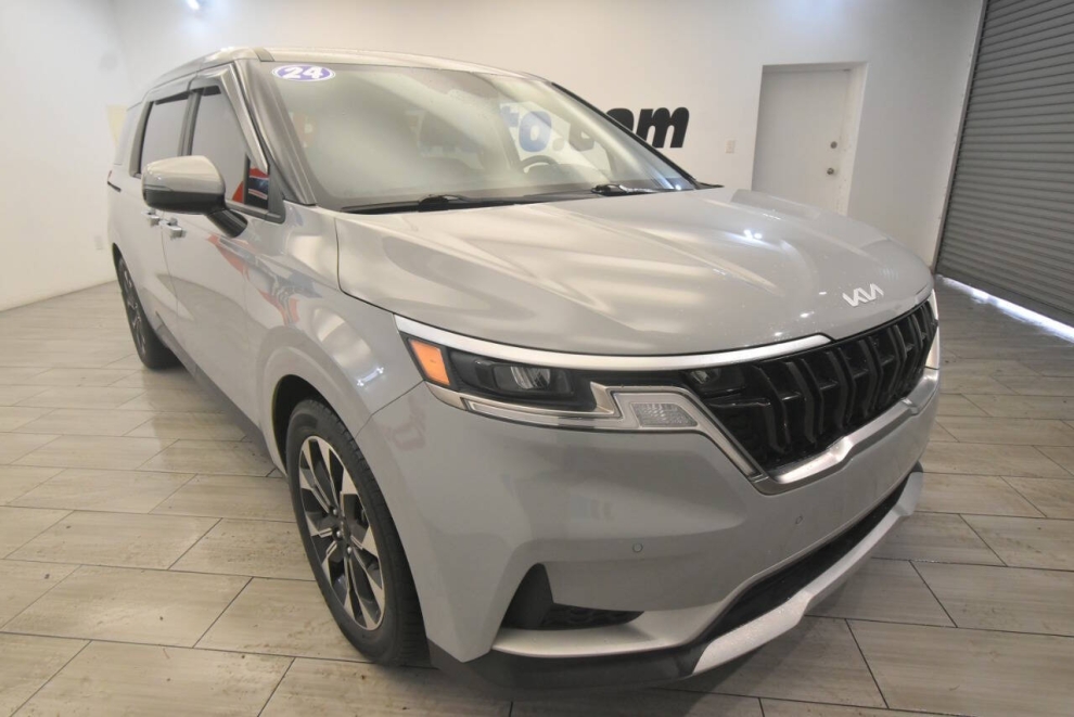 2024 Kia Carnival EX 4dr Mini Van, Silver, Mileage: 85,951 - photo 6