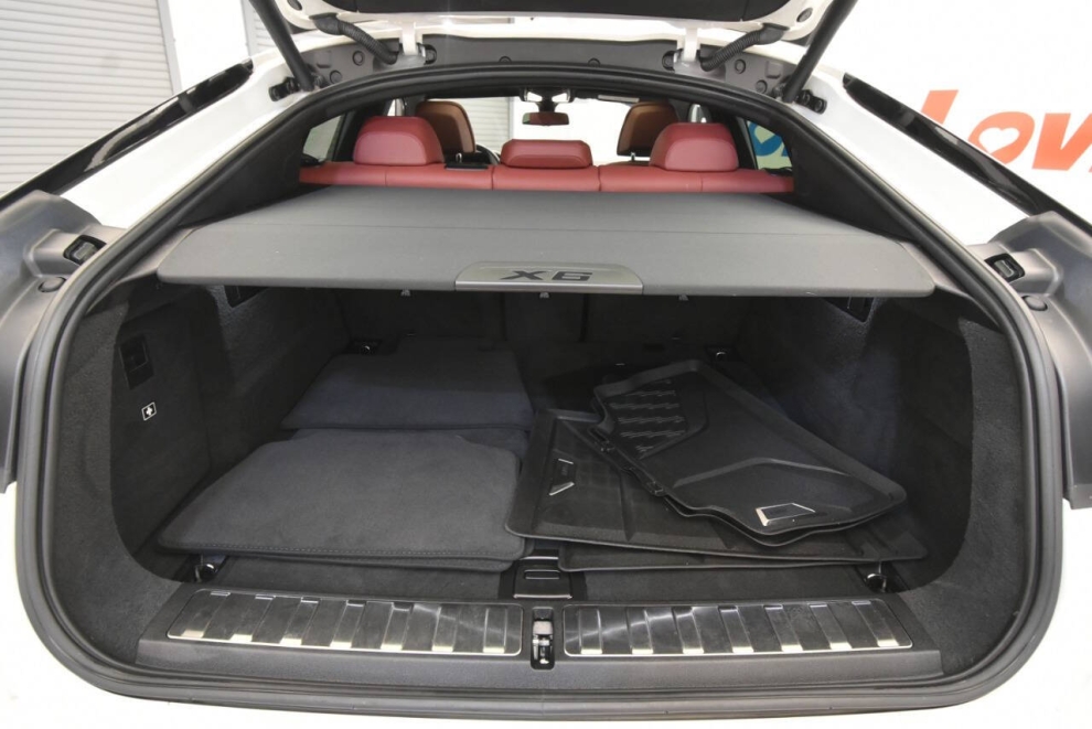 2021 BMW X6 M50i AWD 4dr Sports Activity Coupe, Blanco, Mileage: 29,984 - photo 35