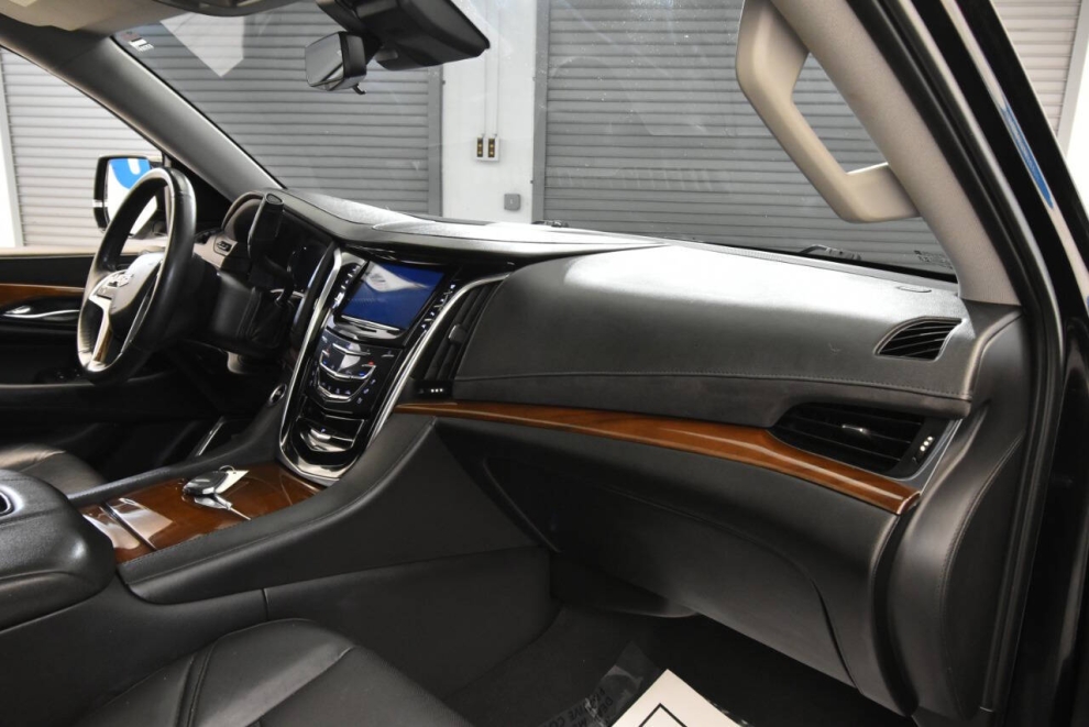 2020 Cadillac Escalade Premium Luxury 4x4 4dr SUV, Black, Mileage: 48,089 - photo 15