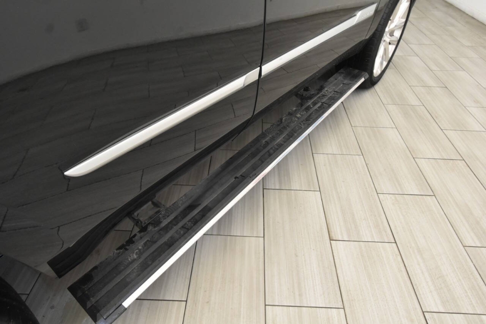 2020 Cadillac Escalade Premium Luxury 4x4 4dr SUV, Black, Mileage: 48,089 - photo 21