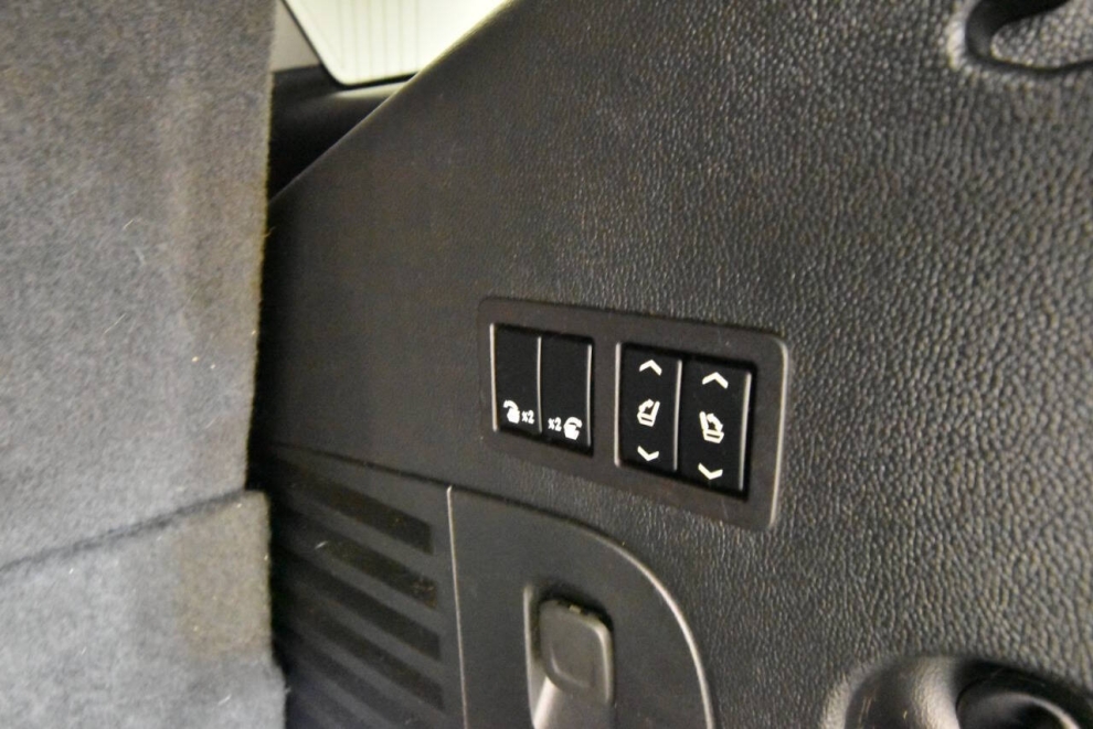 2020 Cadillac Escalade Premium Luxury 4x4 4dr SUV, Black, Mileage: 48,089 - photo 37