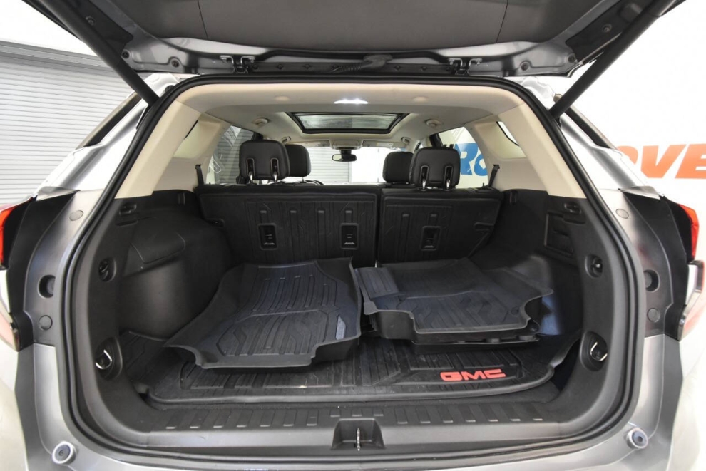 2020 GMC Terrain Denali 4x4 4dr SUV, Gray, Mileage: 49,780 - photo 35