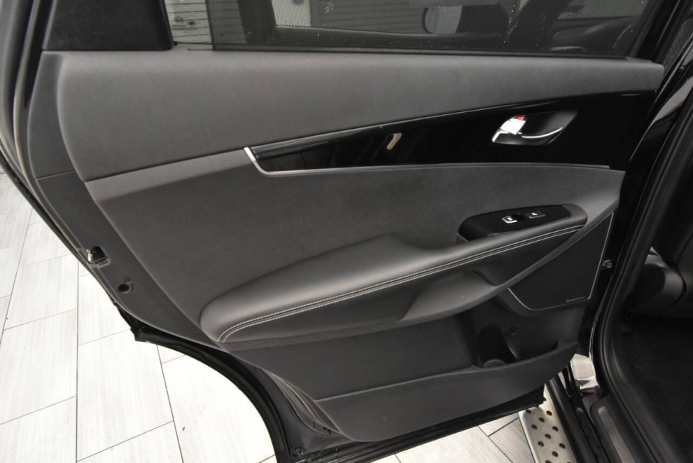 2019 Kia Sorento SX Limited V6 4dr SUV, Black, Mileage: 93,468 - photo 14