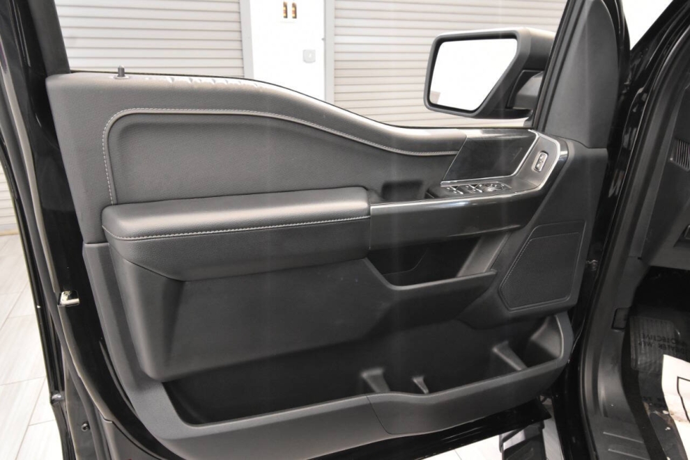 2023 Ford F-150 XLT 4x4 4dr SuperCab 6.5 ft. SB, Black, Mileage: 115,184 - photo 13