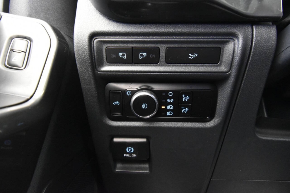 2023 Ford F-150 XLT 4x4 4dr SuperCab 6.5 ft. SB, Black, Mileage: 115,184 - photo 30