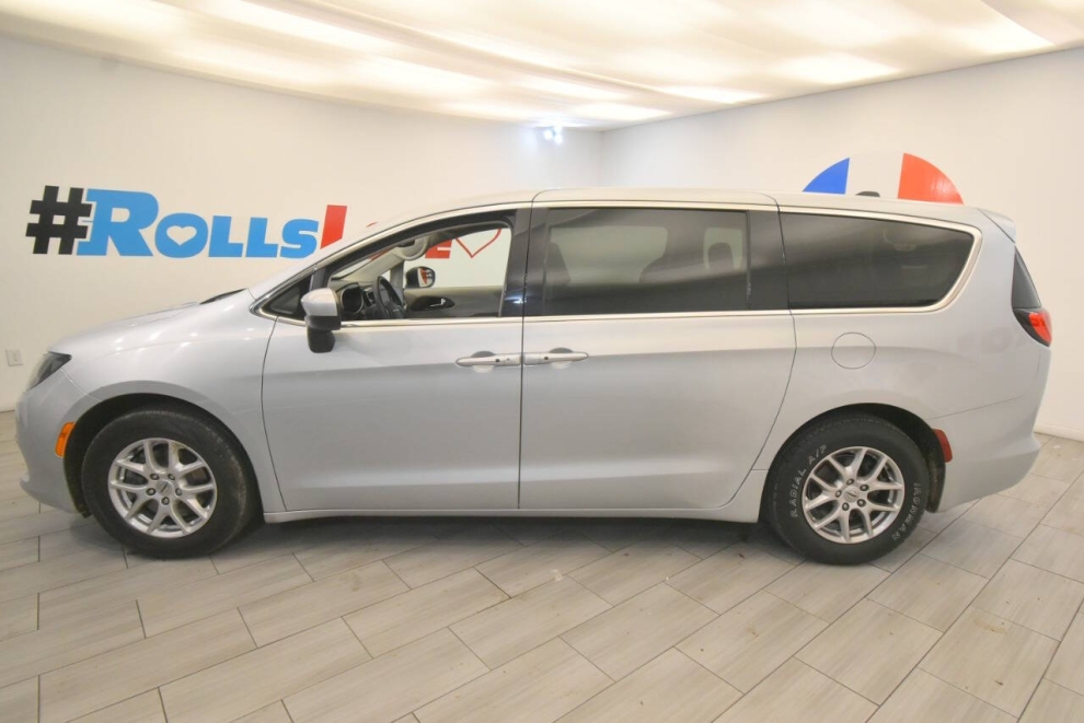 2023 Chrysler Voyager LX 4dr Mini Van, Silver, Mileage: 96,090 - photo 1