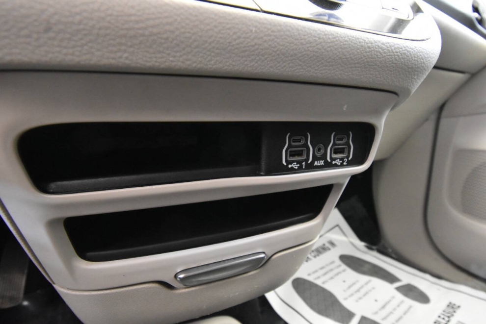2023 Chrysler Voyager LX 4dr Mini Van, Silver, Mileage: 96,090 - photo 24