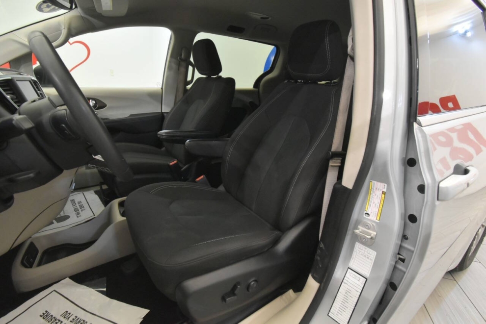 2023 Chrysler Voyager LX 4dr Mini Van, Silver, Mileage: 96,090 - photo 9