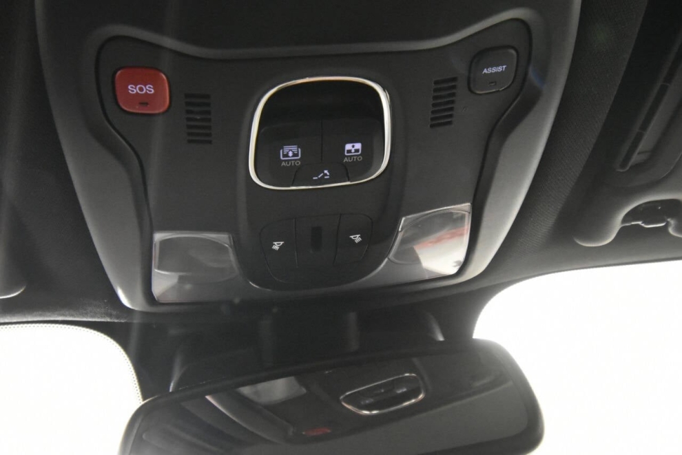 2020 Jeep Renegade High Altitude 4x4 4dr SUV, Red, Mileage: 91,817 - photo 27