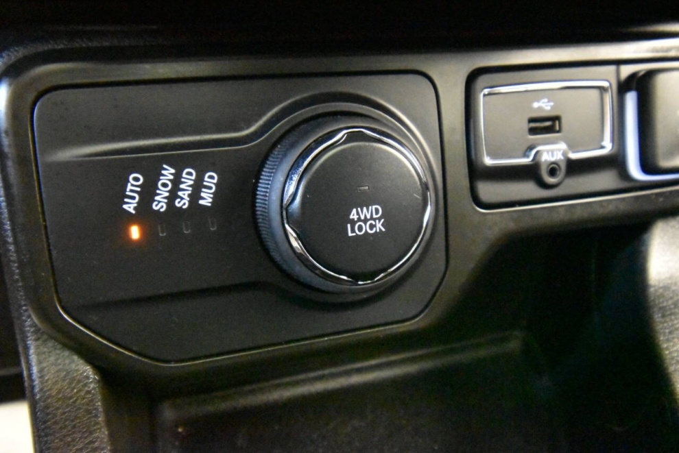 2020 Jeep Renegade High Altitude 4x4 4dr SUV, Red, Mileage: 91,817 - photo 28