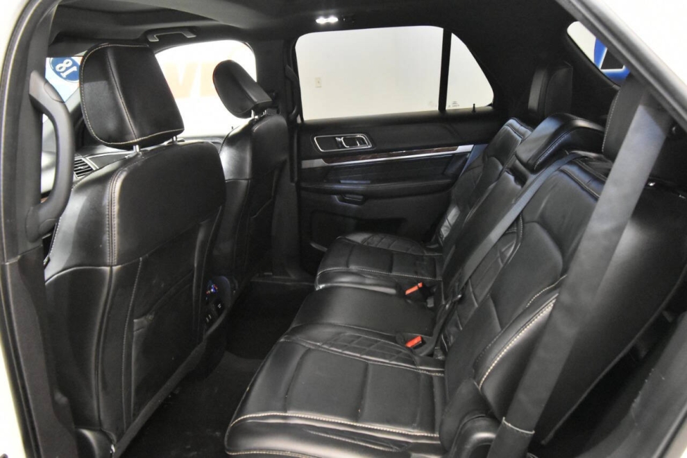 2018 Ford Explorer Platinum AWD 4dr SUV, White, Mileage: 73,391 - photo 16
