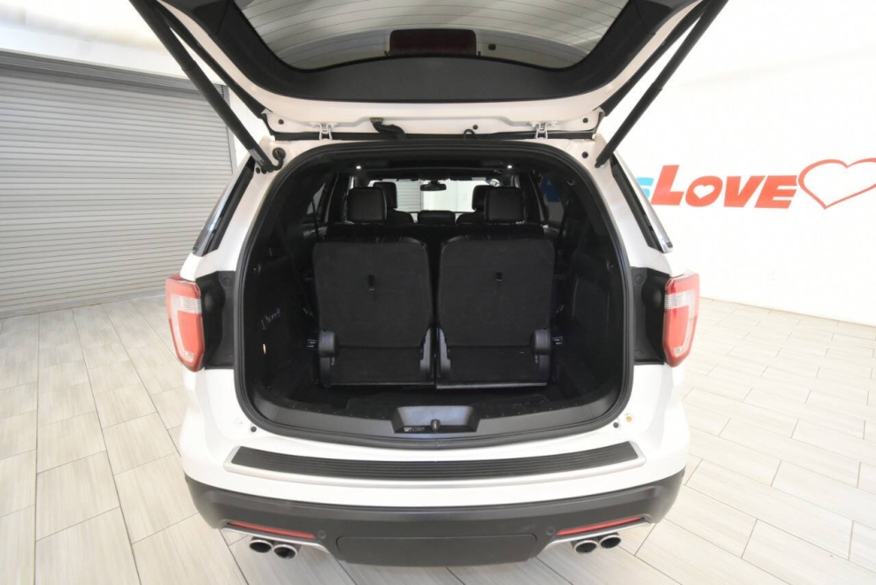 2018 Ford Explorer Platinum AWD 4dr SUV, White, Mileage: 73,391 - photo 40