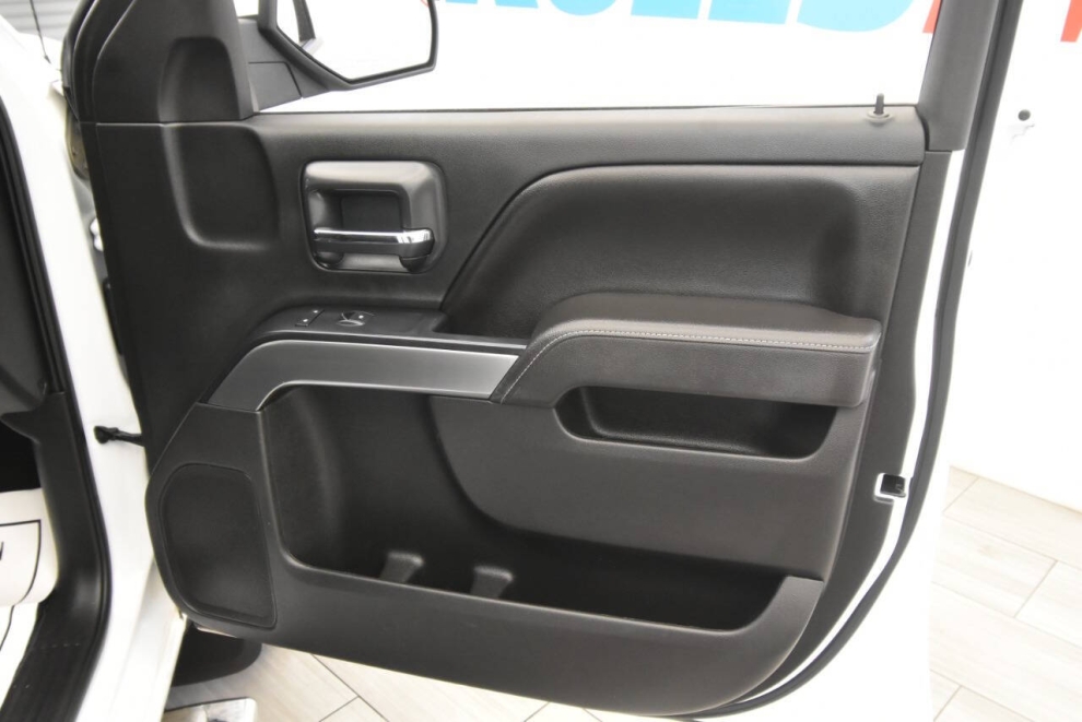 2017 Chevrolet Silverado 1500 LT 4x4 4dr Double Cab 6.5 ft. SB, White, Mileage: 105,262 - photo 18