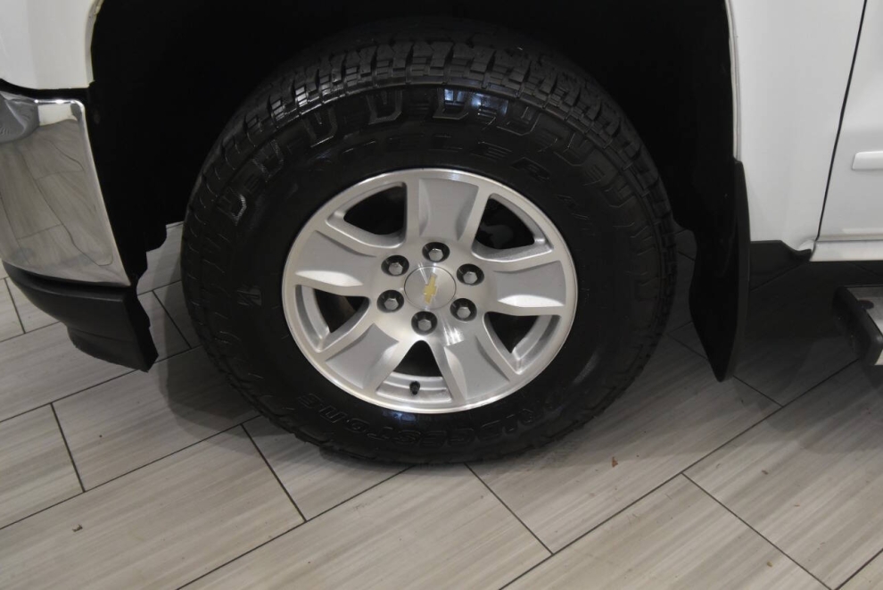 2017 Chevrolet Silverado 1500 LT 4x4 4dr Double Cab 6.5 ft. SB, White, Mileage: 105,262 - photo 9