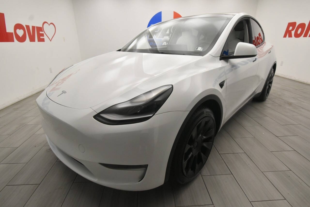 2023 Tesla Model Y Base AWD 4dr Crossover, White, Mileage: 60,039 