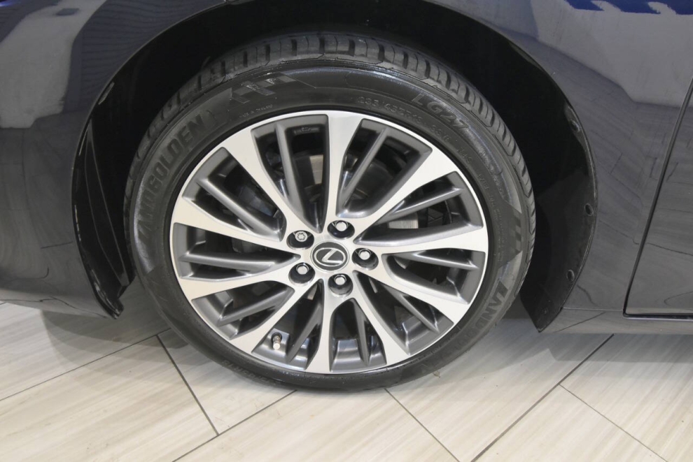 2019 Lexus ES 300h Base 4dr Sedan, Blue, Mileage: 77,598 - photo 10