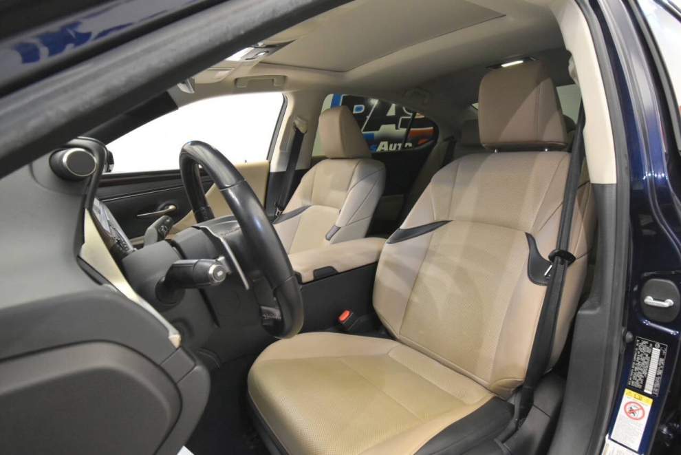 2019 Lexus ES 300h Base 4dr Sedan, Blue, Mileage: 77,598 - photo 14