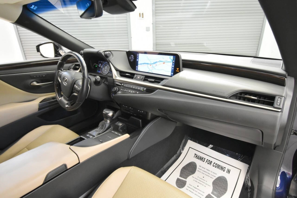 2019 Lexus ES 300h Base 4dr Sedan, Blue, Mileage: 77,598 - photo 18