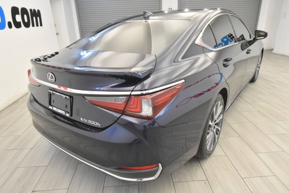 2019 Lexus ES 300h Base 4dr Sedan, Blue, Mileage: 77,598 - photo 4