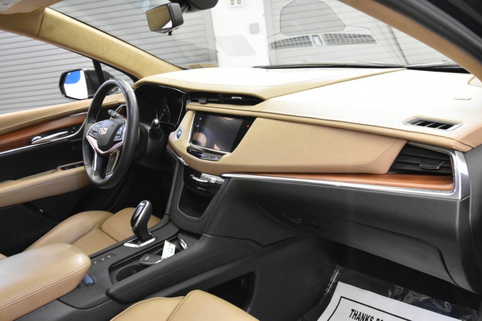 2017 Cadillac XT5 Platinum 4x4 4dr SUV, Charcoal, Mileage: 49,692 - photo 14