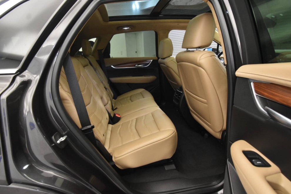 2017 Cadillac XT5 Platinum 4x4 4dr SUV, Charcoal, Mileage: 49,692 - photo 16