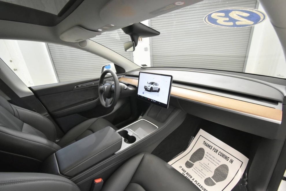 2023 Tesla Model Y Long Range AWD 4dr Crossover, White, Mileage: 76,427 - photo 20