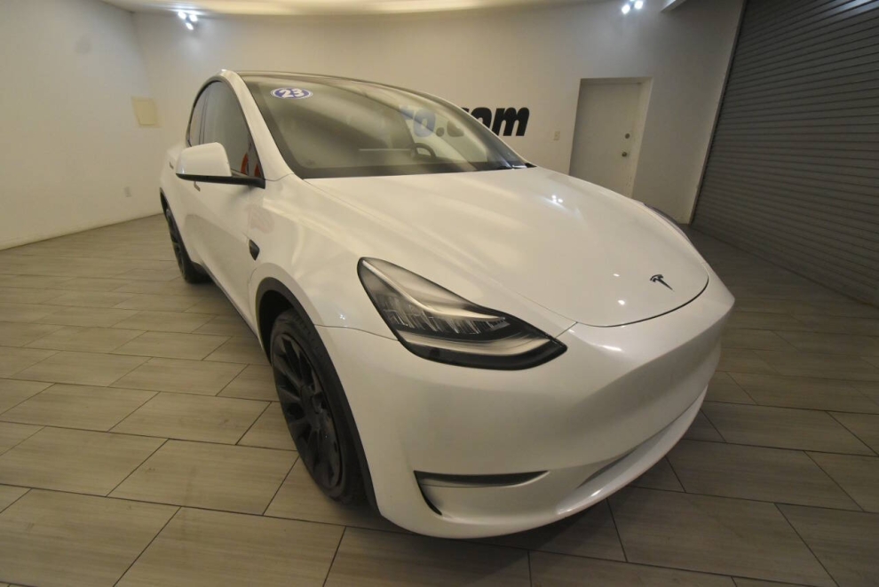 2023 Tesla Model Y Long Range AWD 4dr Crossover, White, Mileage: 76,427 - photo 6