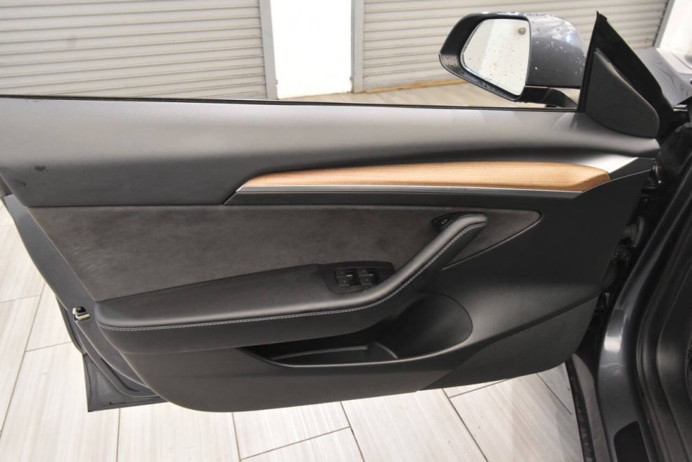 2023 Tesla Model 3 Base 4dr Sedan, Gray, Mileage: 35,496 - photo 17