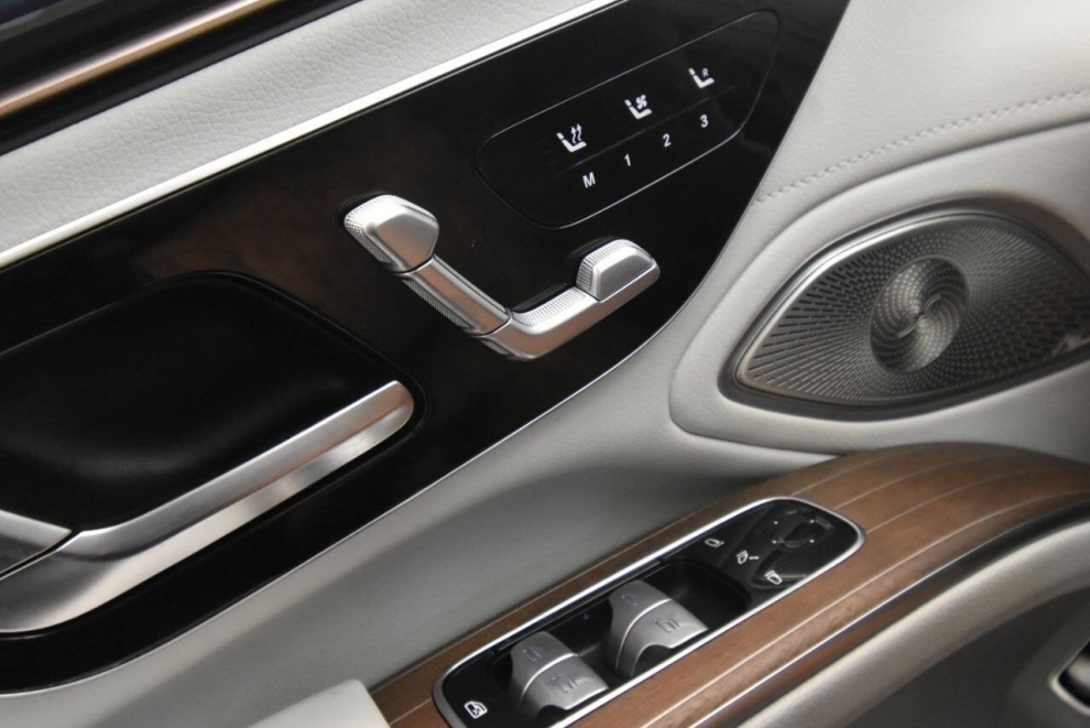 2022 Mercedes-Benz EQS EQS 580 4MATIC AWD 4dr Sedan, Silver, Mileage: 72,700 - photo 35