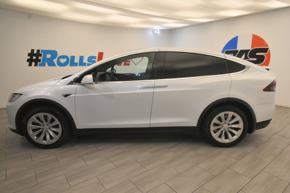 2020 Tesla Model X Long Range AWD 4dr SUV, White, Mileage: 125,565 - photo 1