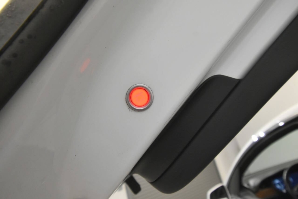 2020 Tesla Model X Long Range AWD 4dr SUV, White, Mileage: 125,565 - photo 20