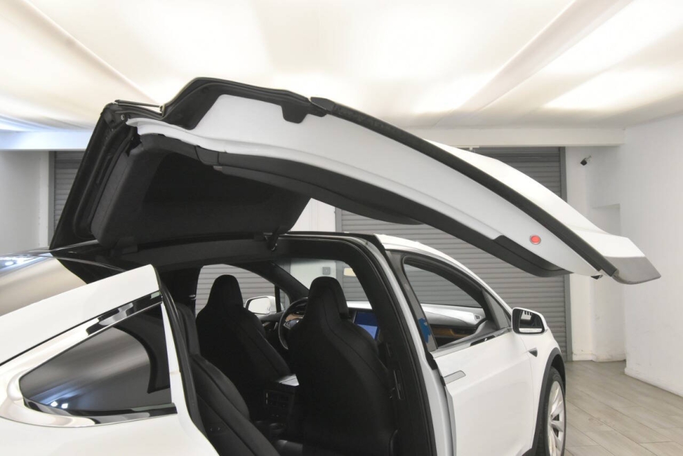 2020 Tesla Model X Long Range AWD 4dr SUV, White, Mileage: 125,565 - photo 24