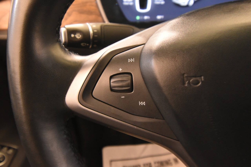 2020 Tesla Model X Long Range AWD 4dr SUV, White, Mileage: 125,565 - photo 32