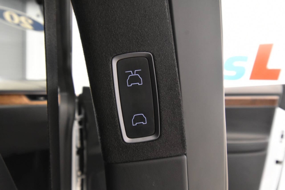 2020 Tesla Model X Long Range AWD 4dr SUV, White, Mileage: 125,565 - photo 36