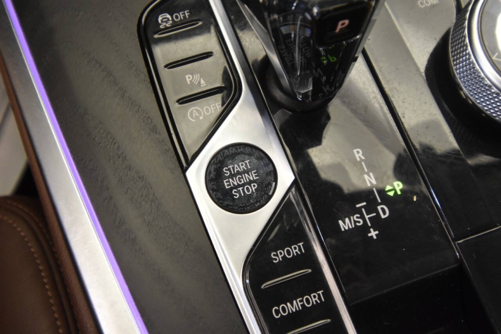 2020 BMW X7 xDrive40i AWD 4dr Sports Activity Vehicle, Gris, Mileage: 95,801 - photo 31