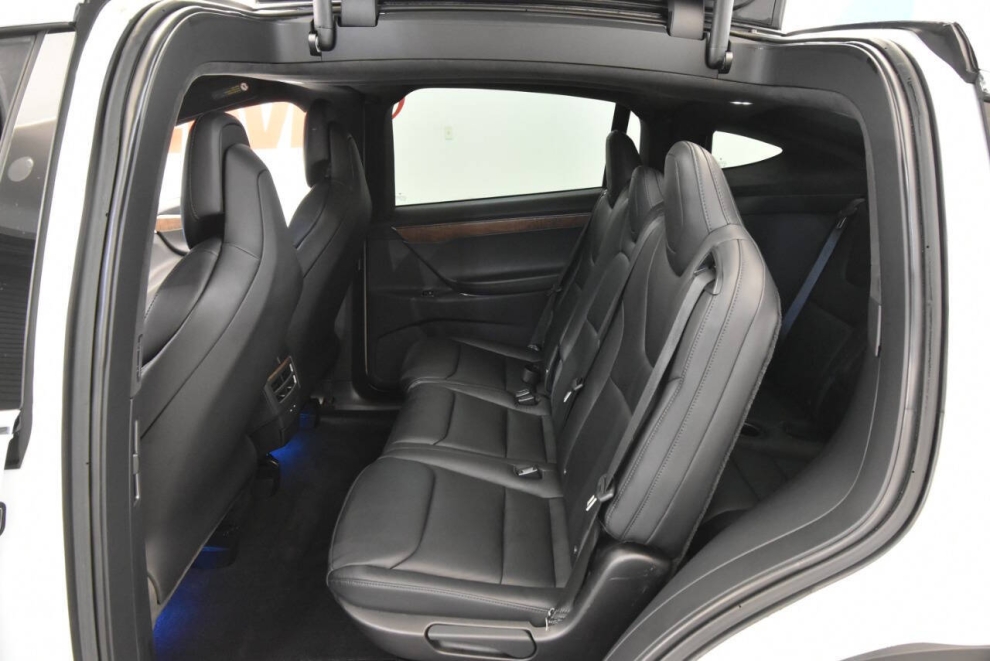 2019 Tesla Model X Long Range AWD 4dr SUV, White, Mileage: 114,509 - photo 18