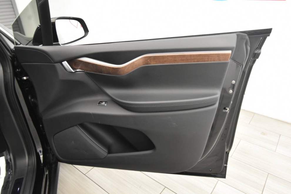 2021 Tesla Model X Long Range Plus AWD 4dr SUV, Black, Mileage: 57,484 - photo 22