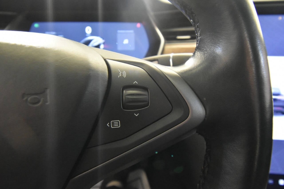 2021 Tesla Model X Long Range Plus AWD 4dr SUV, Black, Mileage: 57,484 - photo 35