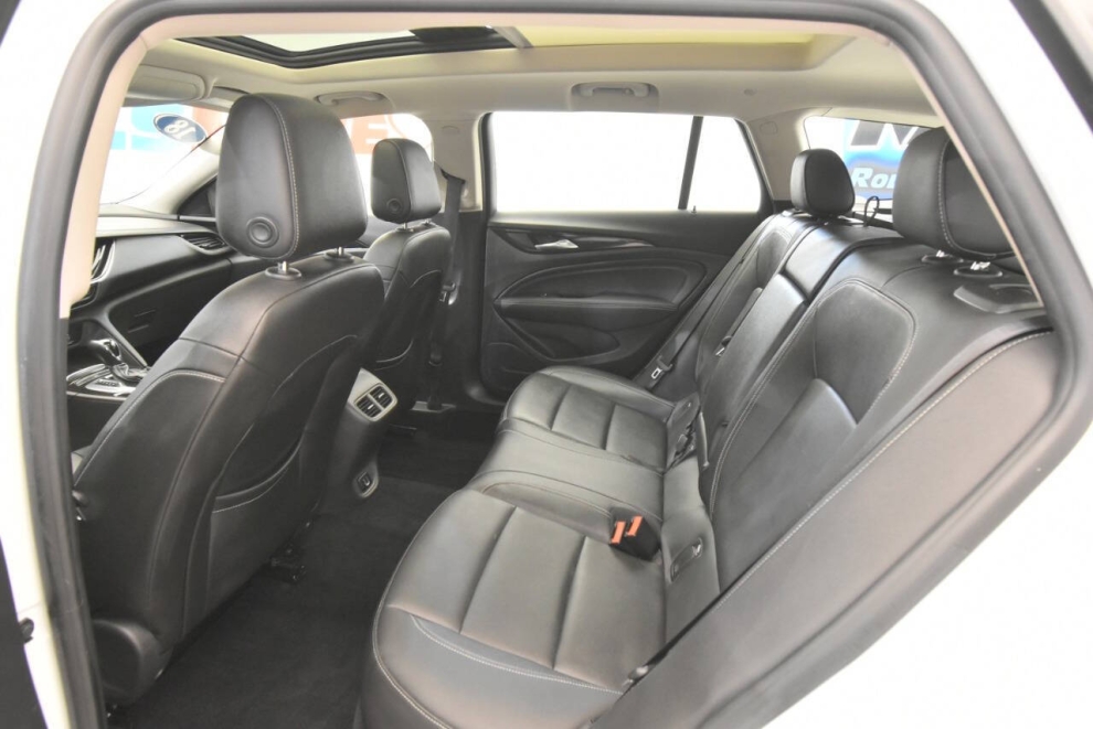 2018 Buick Regal TourX Essence AWD 4dr Wagon, White, Mileage: 87,549 - photo 15