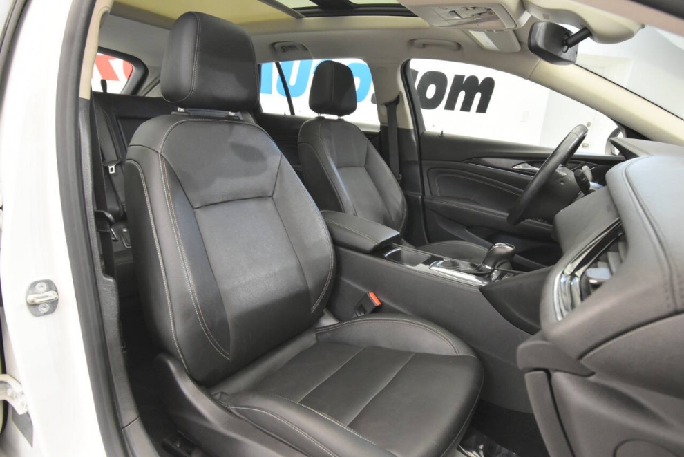 2018 Buick Regal TourX Essence AWD 4dr Wagon, White, Mileage: 87,549 - photo 19