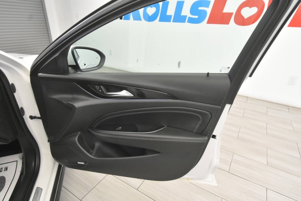 2018 Buick Regal TourX Essence AWD 4dr Wagon, White, Mileage: 87,549 - photo 20