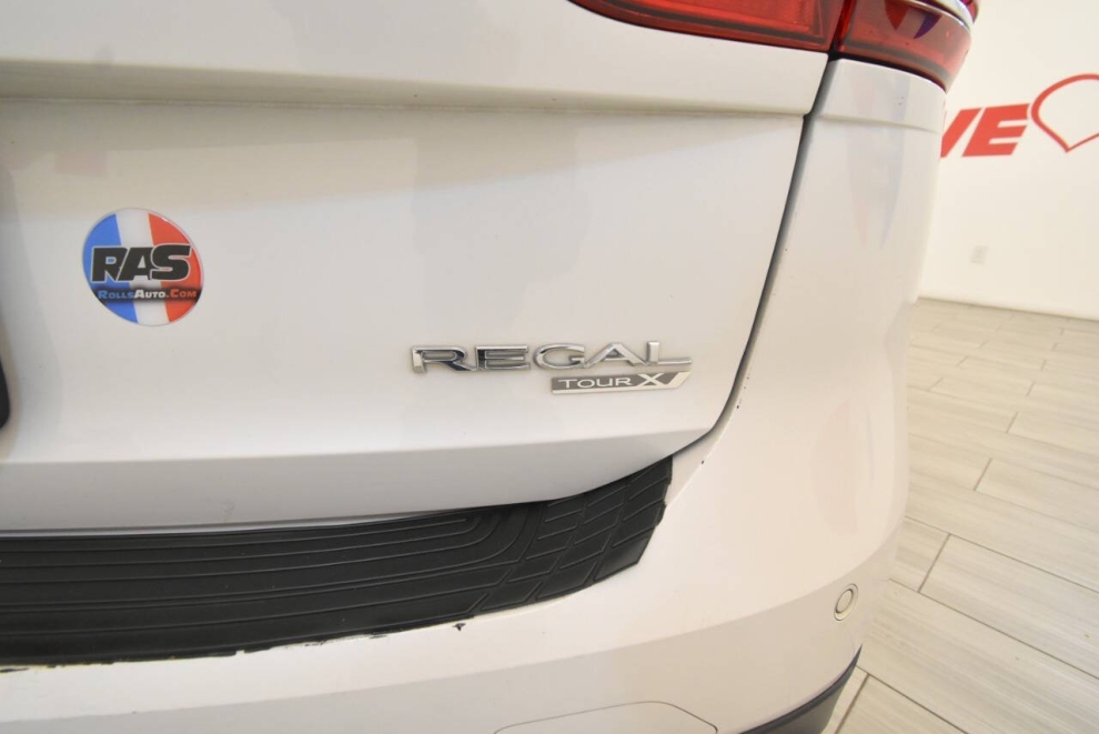 2018 Buick Regal TourX Essence AWD 4dr Wagon, White, Mileage: 87,549 - photo 49