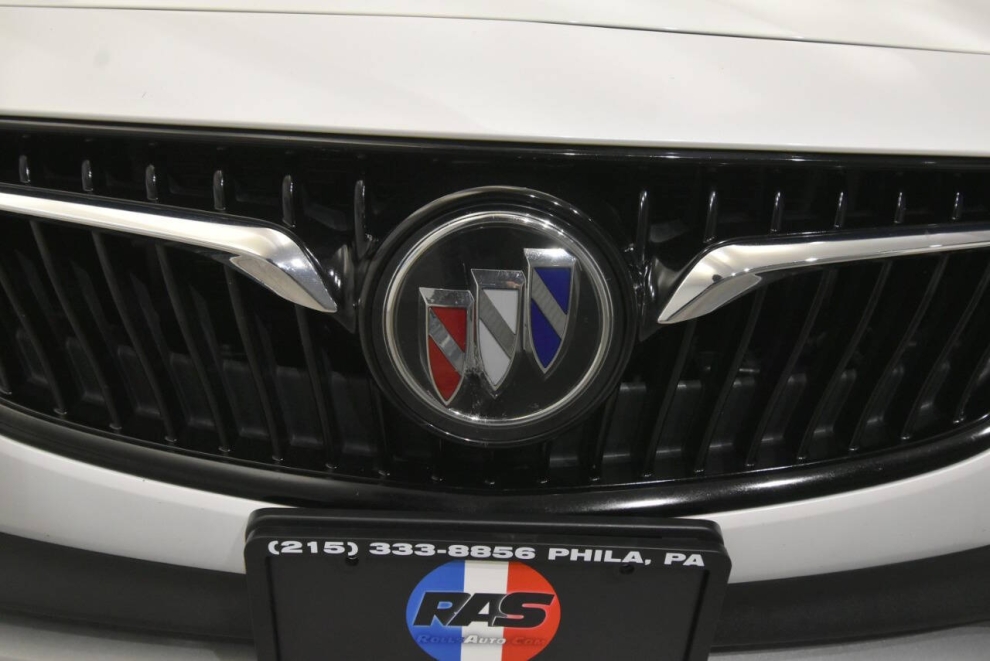 2018 Buick Regal TourX Essence AWD 4dr Wagon, White, Mileage: 87,549 - photo 8
