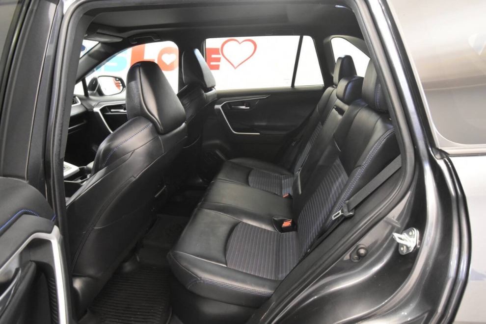 2021 Toyota RAV4 Hybrid XSE AWD 4dr SUV, Gray, Mileage: 78,922 - photo 16