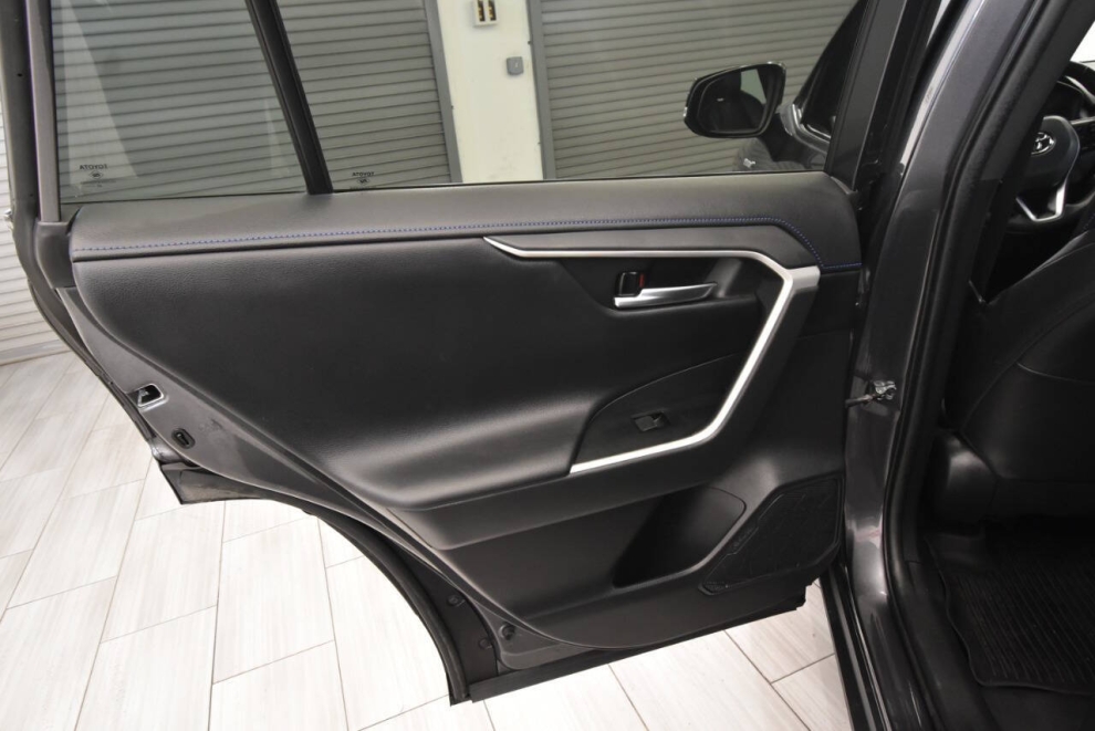 2021 Toyota RAV4 Hybrid XSE AWD 4dr SUV, Gray, Mileage: 78,922 - photo 17