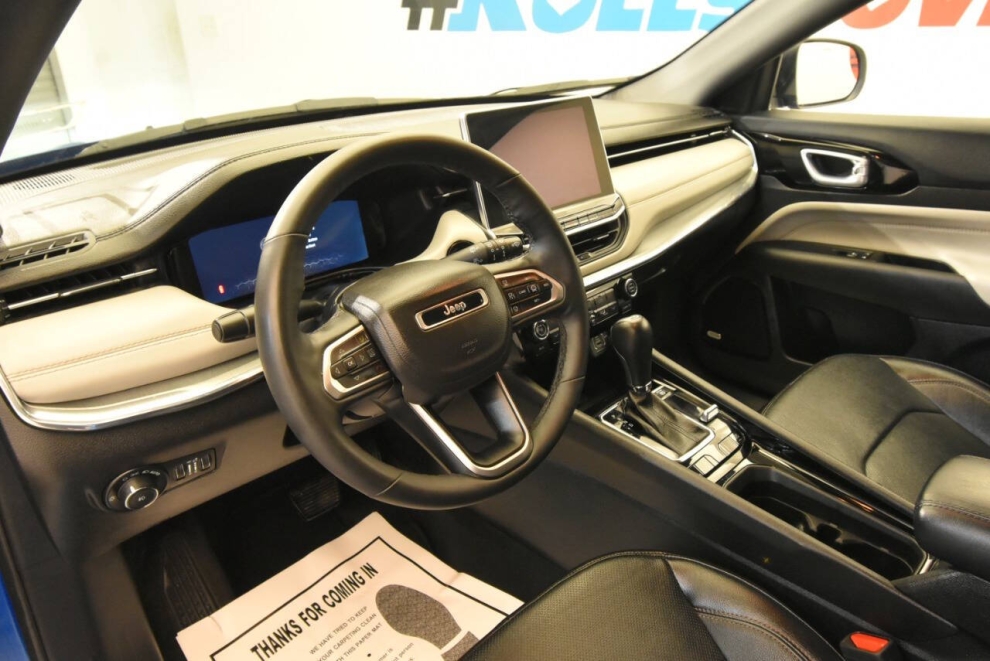 2023 Jeep Compass Limited 4x4 4dr SUV, Blue, Mileage: 31,614 - photo 12