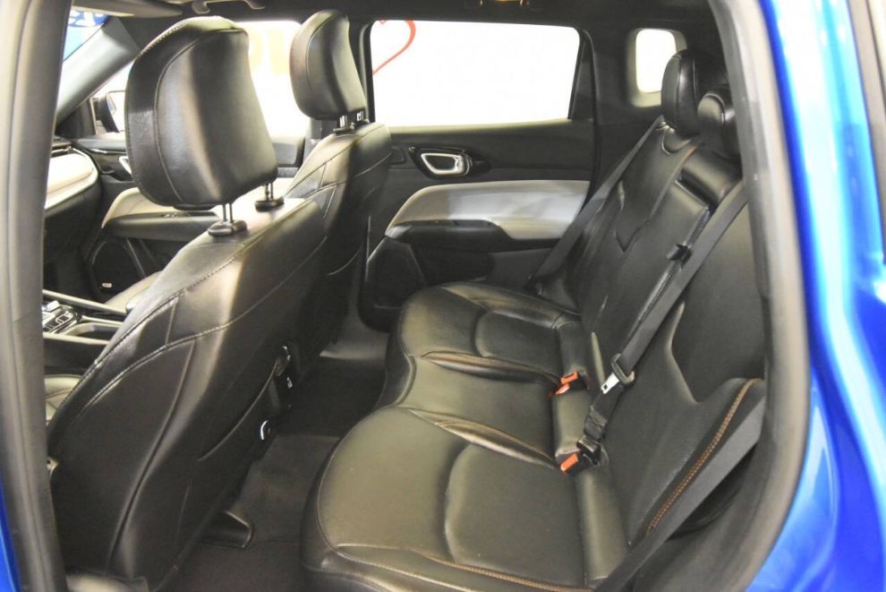 2023 Jeep Compass Limited 4x4 4dr SUV, Blue, Mileage: 31,614 - photo 16